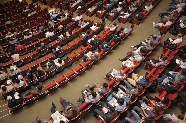 Comment Organiser un Séminaire Réussi à Paris : Guide Pratique et Bons Plans